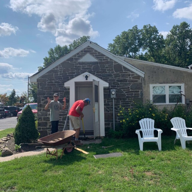 And finishing touches! It looks great!