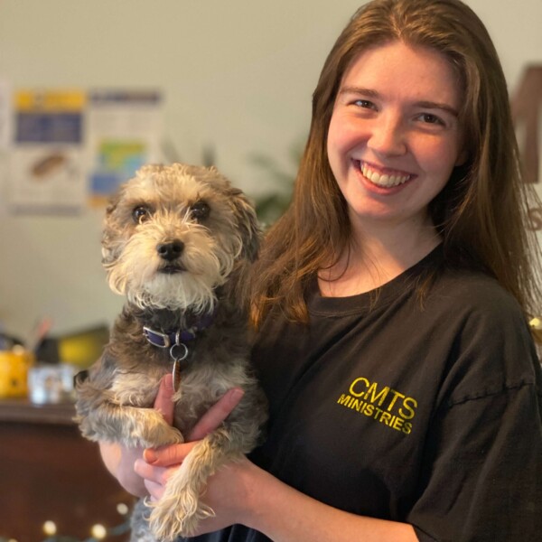 I got new prayer cards with an updated photo of me and Hani! If you want one, let me know!